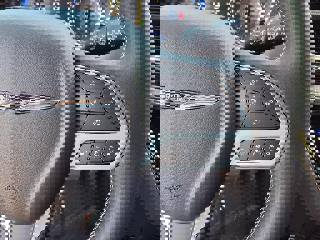 New 2025 Chrysler Pacifica Select image 9