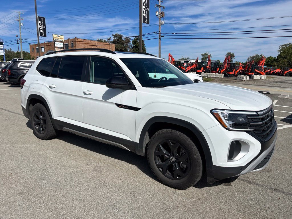 Used 2025 Volkswagen Atlas Peak Edition SE