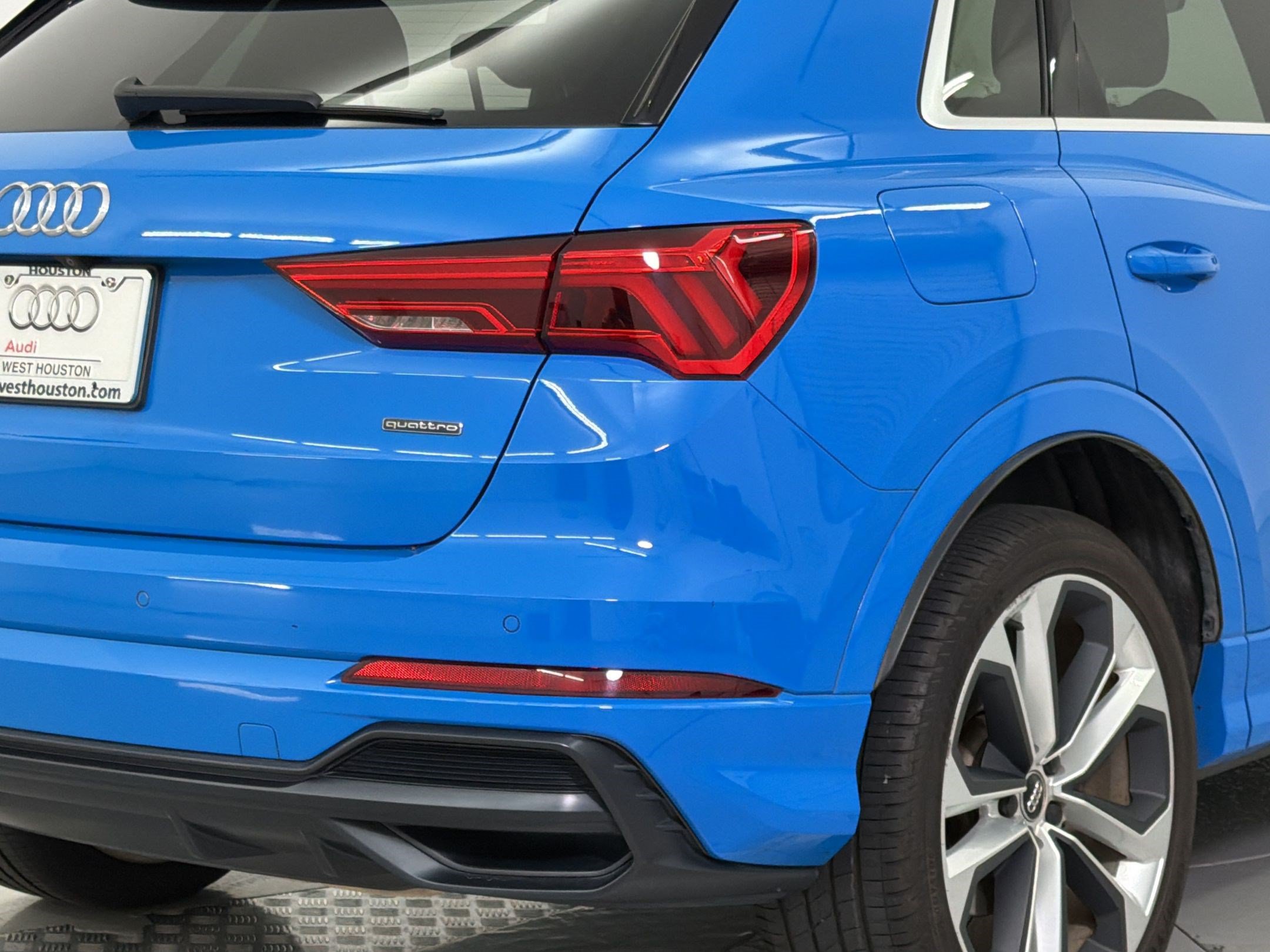 Used 2020 Audi Q3 2.0T Premium Plus w/ Premium Plus Package AWD/4WD image 13