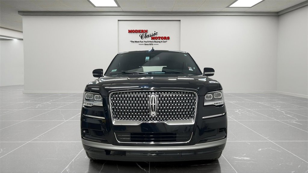Used 2024 Lincoln Navigator Premiere image 2
