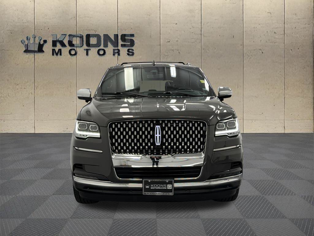 Used 2023 Lincoln Navigator Black Label AWD/4WD image 3