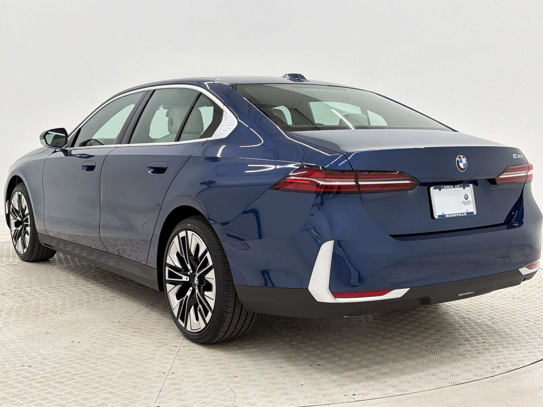 New 2026 BMW 530i RWD image 3