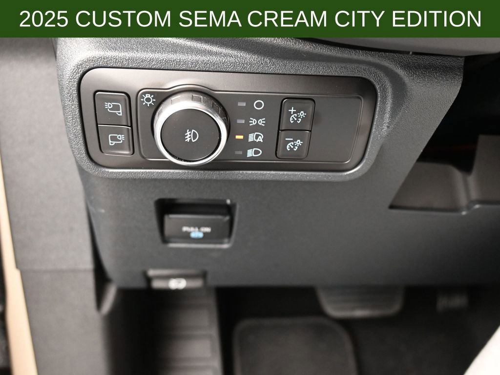 New 2025 Ford Bronco Badlands image 13