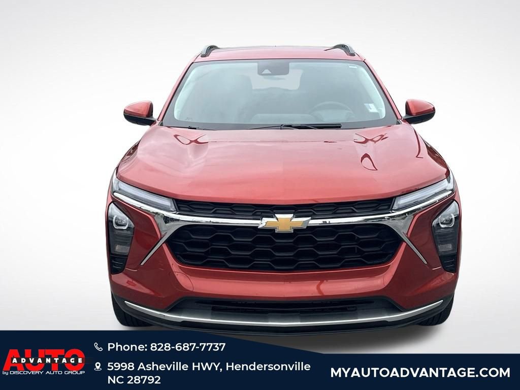 Used 2024 Chevrolet Trax LT w/ Driver Confidence Package FWD image 4