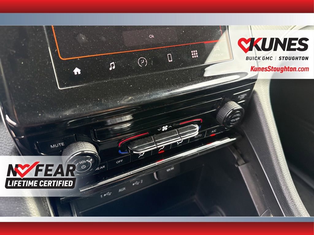 Used 2024 Jeep Grand Cherokee Laredo image 32