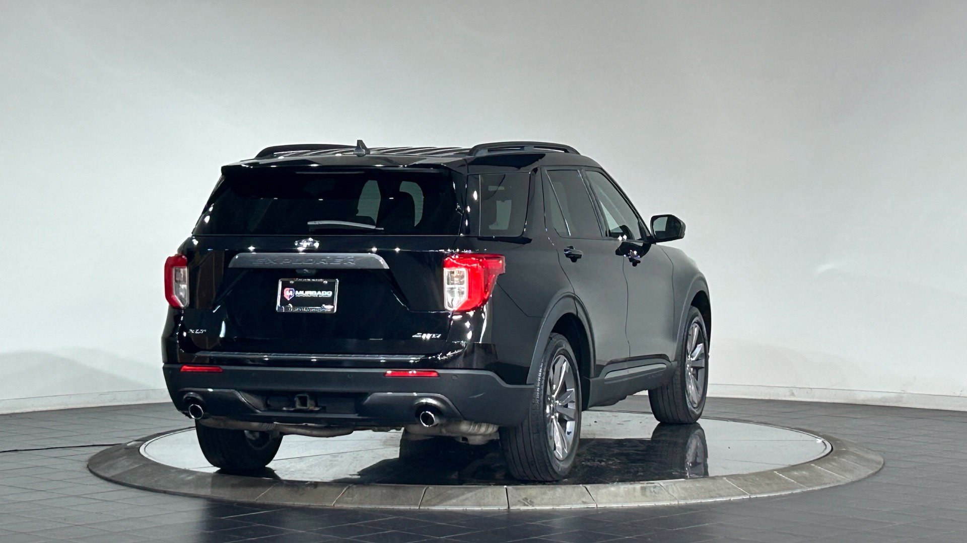 Used 2022 Ford Explorer XLT w/ Equipment Group 202A AWD/4WD image 10