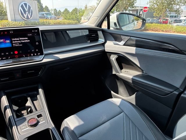 Used 2026 Volkswagen Tiguan SE w/ Panoramic Sunroof Package AWD/4WD image 18
