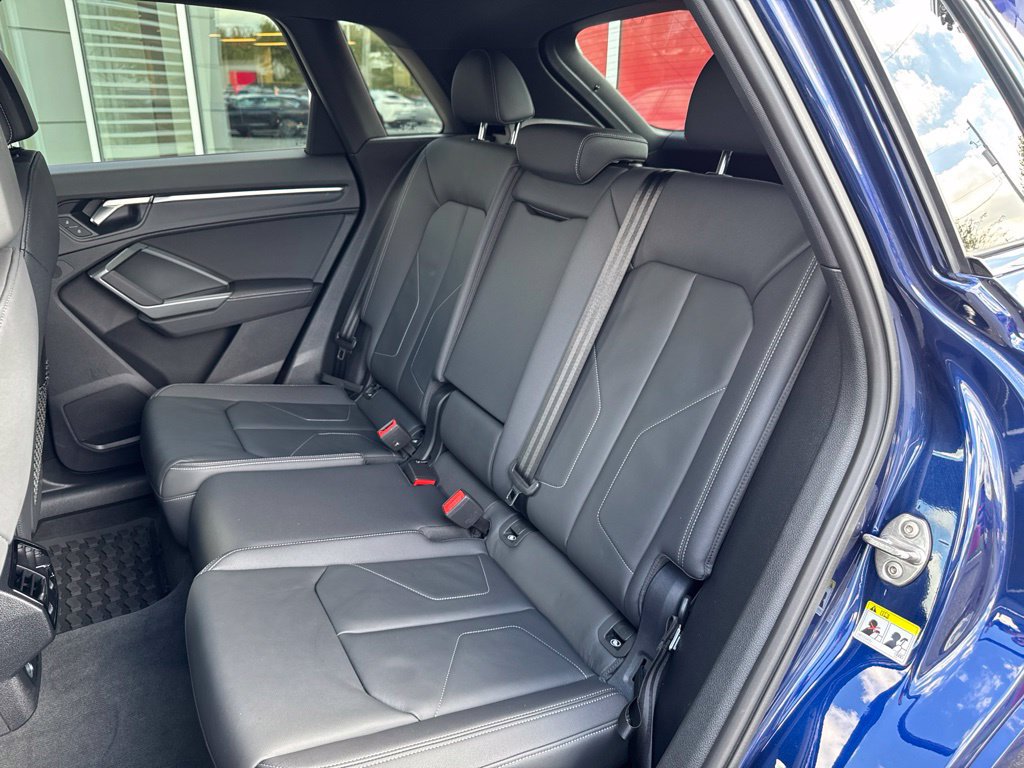 Used 2025 Audi Q3 2.0T Premium w/ Convenience Package AWD/4WD image 23