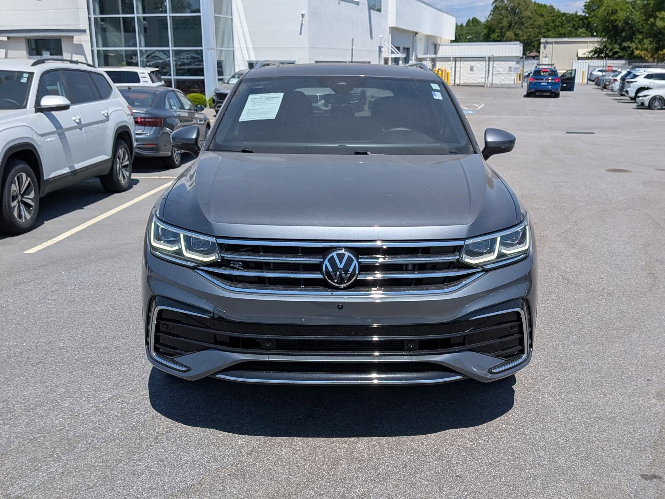 Used 2023 Volkswagen Tiguan SEL R-Line AWD/4WD image 8