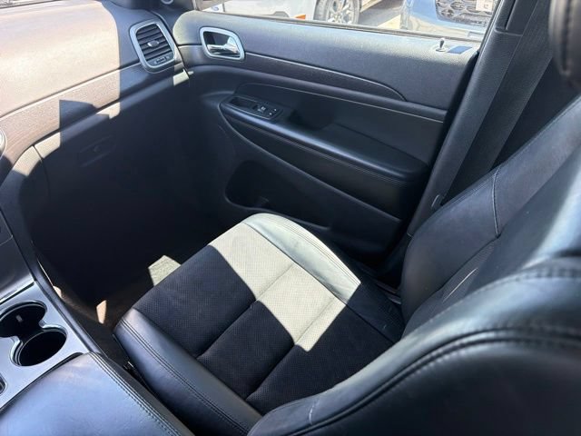 Used 2018 Jeep Grand Cherokee Altitude AWD/4WD image 23