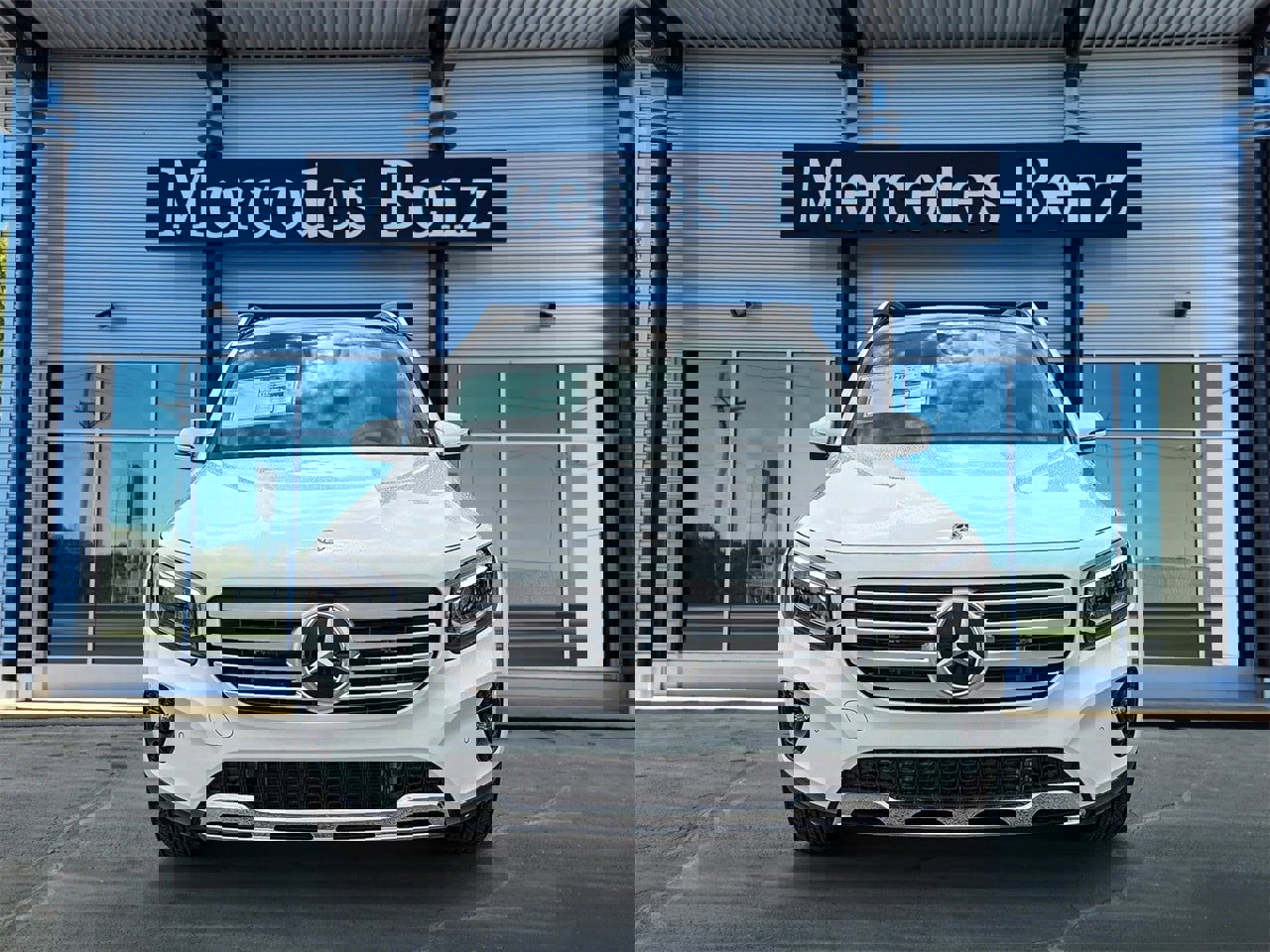 New 2026 Mercedes-Benz GLB 250 4MATIC image 2