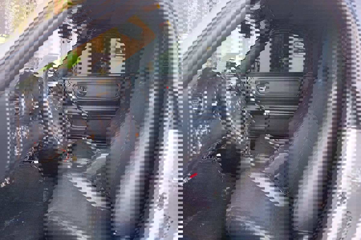 Used 2005 Toyota MR2 image 13