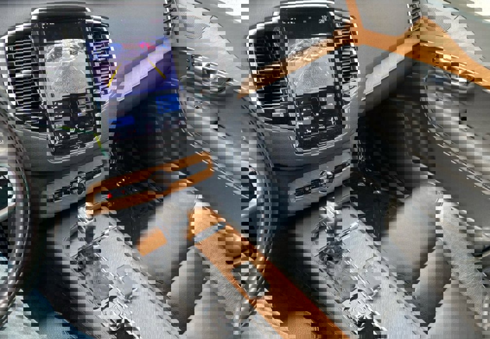 Used 2022 Volvo XC90 T6 Momentum image 16