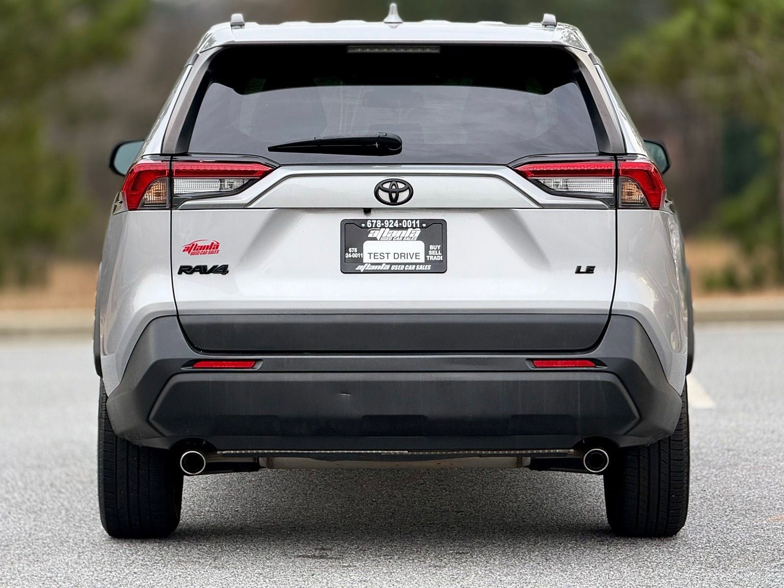 Used 2021 Toyota RAV4 LE image 5