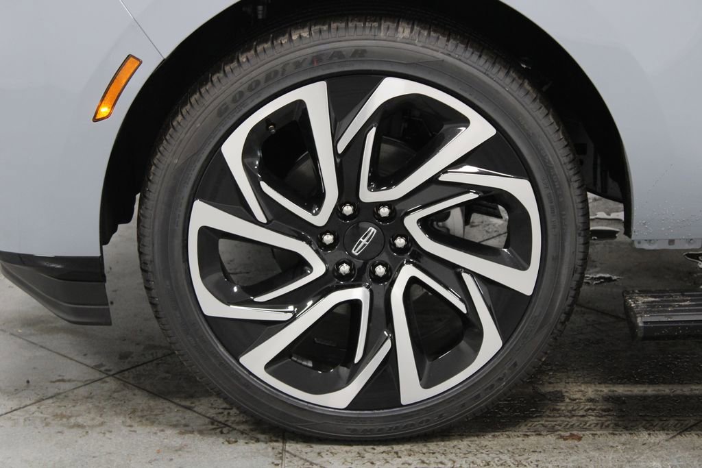 New 2026 Lincoln Navigator Reserve image 18