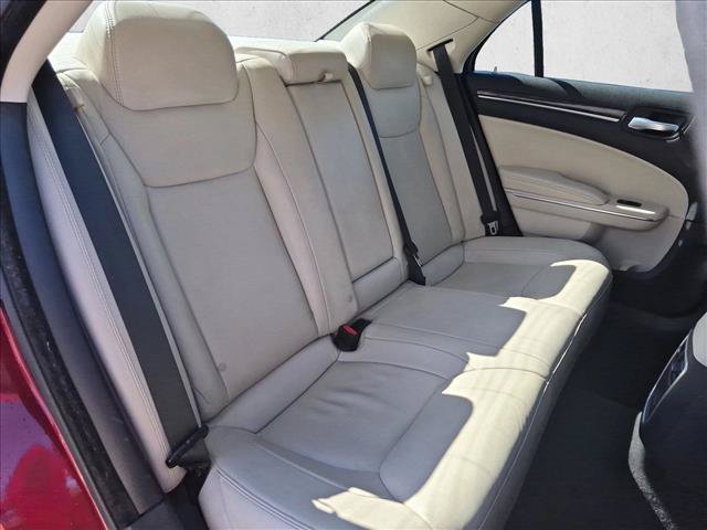 Used 2015 Chrysler 300 Limited RWD image 18