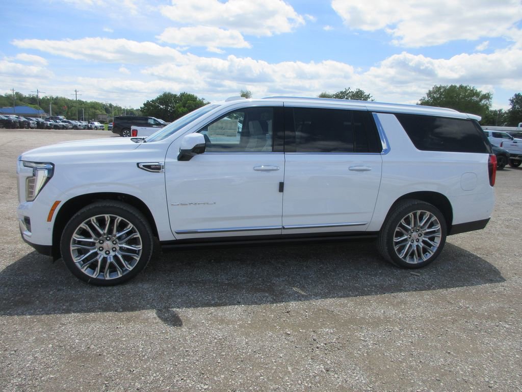 New 2026 GMC Yukon XL Denali w/ Denali Reserve Package AWD/4WD image 7