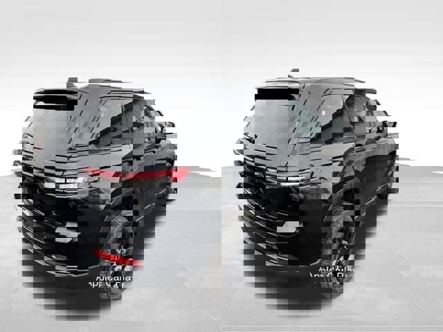 Used 2023 Jeep Grand Cherokee Limited w/ Black Appearance Package image 8