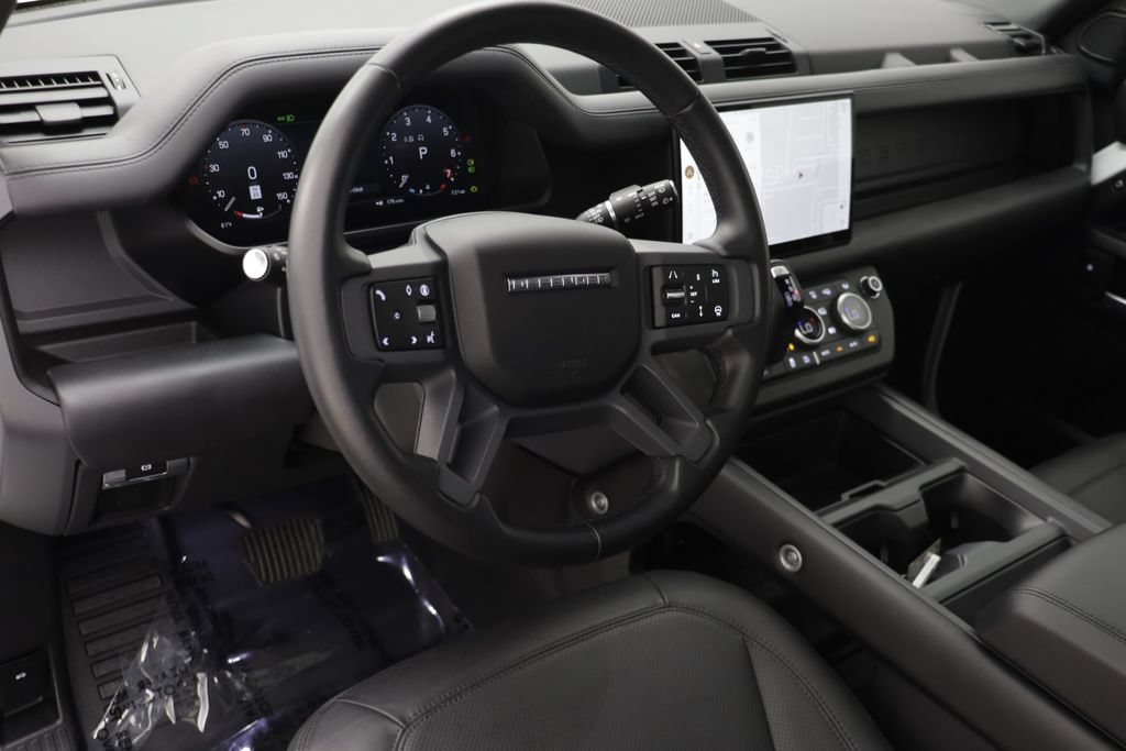 Certified 2025 Land Rover Defender 110 X-Dynamic SE AWD/4WD image 6