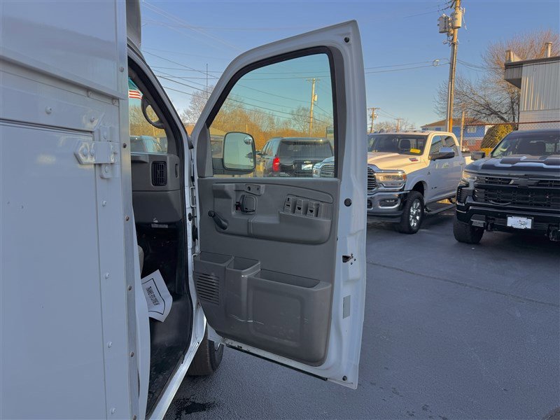 Used 2007 GMC Savana 3500 image 11