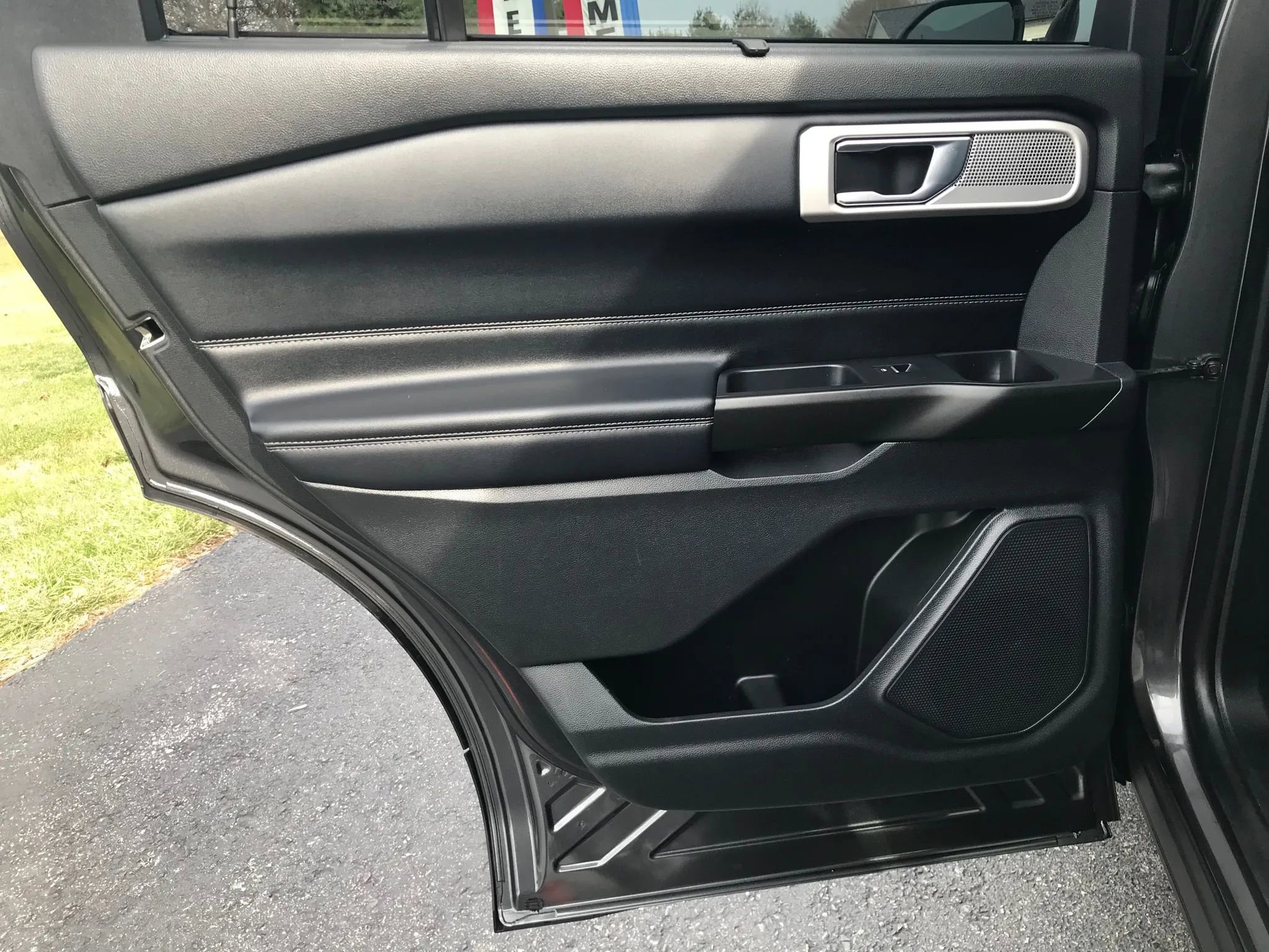 Used 2020 Ford Explorer Limited w/ Class III Trailer Tow Package image 37