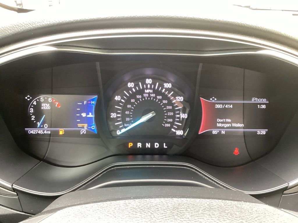 Used 2020 Ford Fusion SE FWD image 38