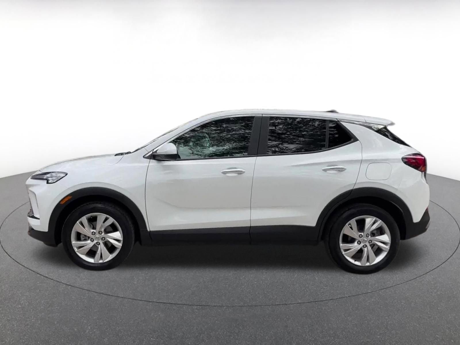 Used 2025 Buick Encore GX Preferred FWD image 9