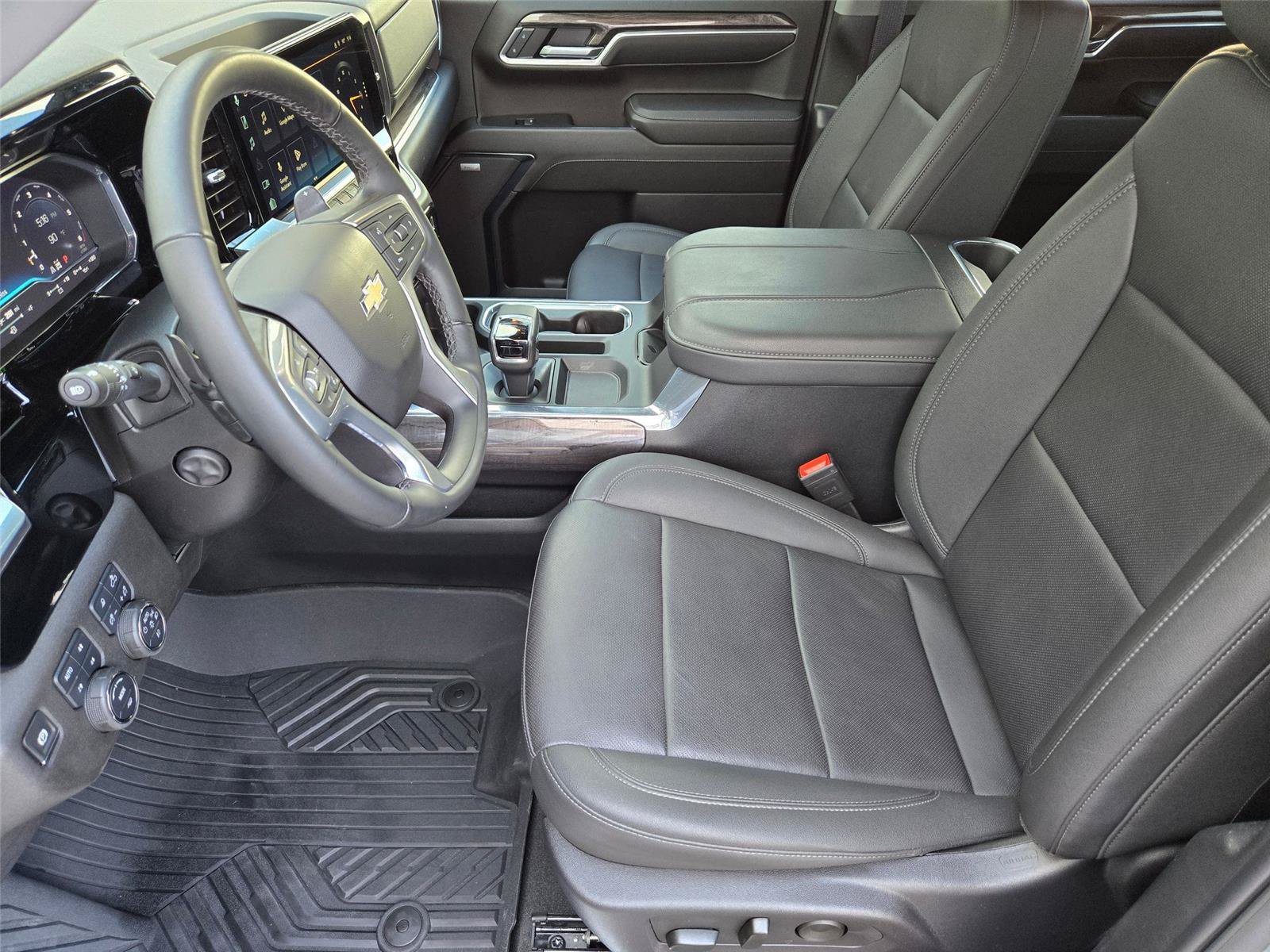 Used 2024 Chevrolet Silverado 1500 LTZ AWD/4WD image 9