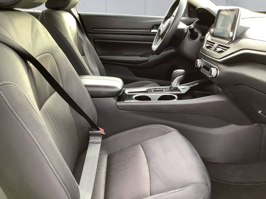 Used 2024 Nissan Altima 2.5 SV image 13