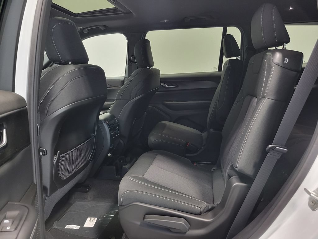 New 2026 Jeep Grand Cherokee L 4WD image 10