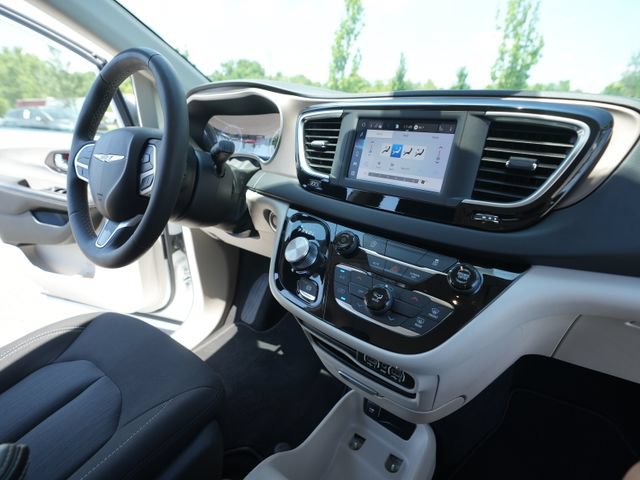 Used 2023 Chrysler Voyager LX FWD image 36