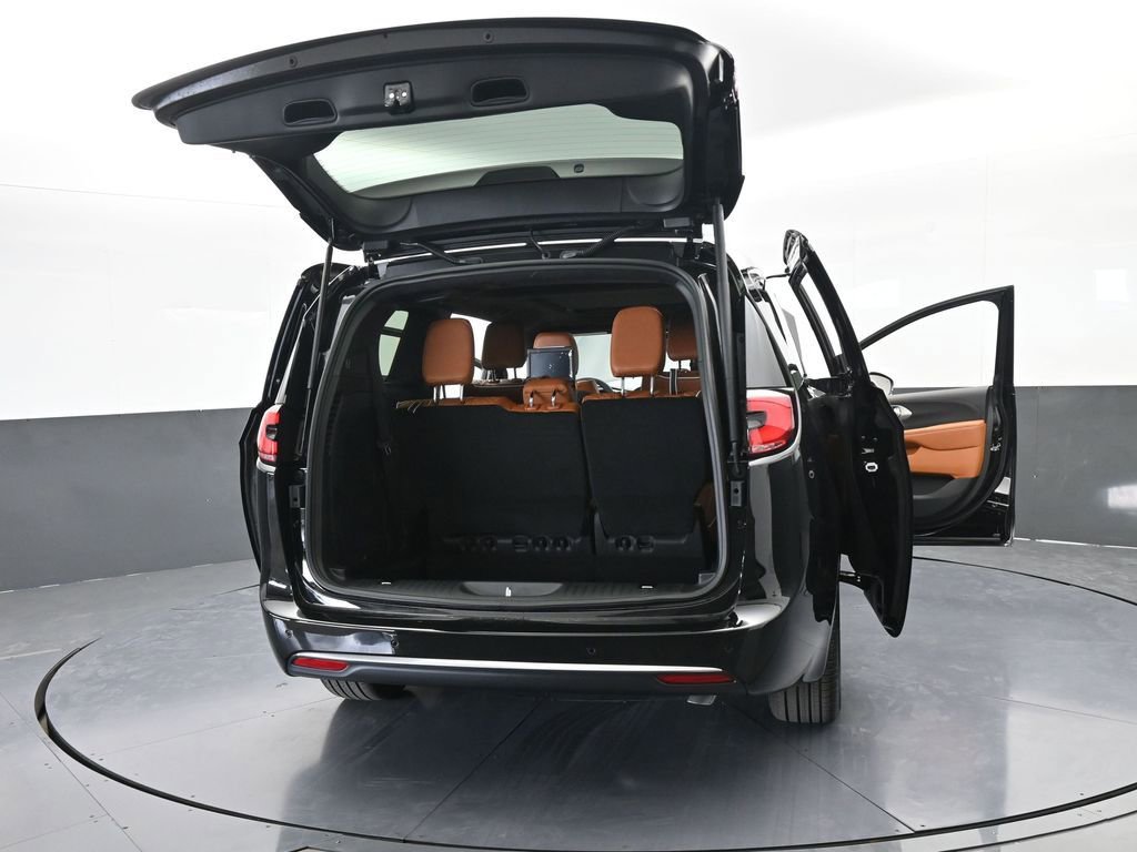 New 2026 Chrysler Pacifica Pinnacle image 82