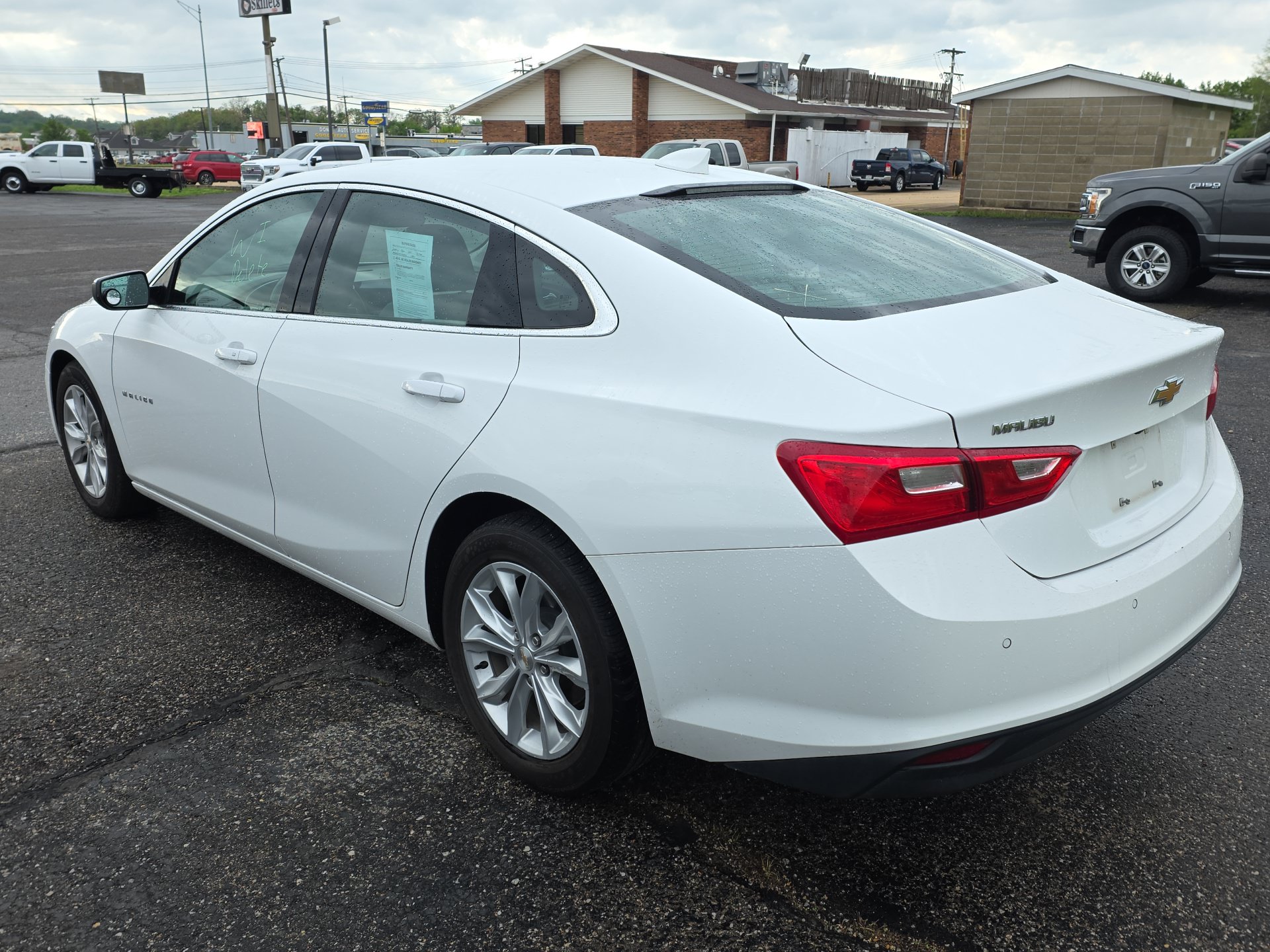 Used 2024 Chevrolet Malibu LT FWD image 4