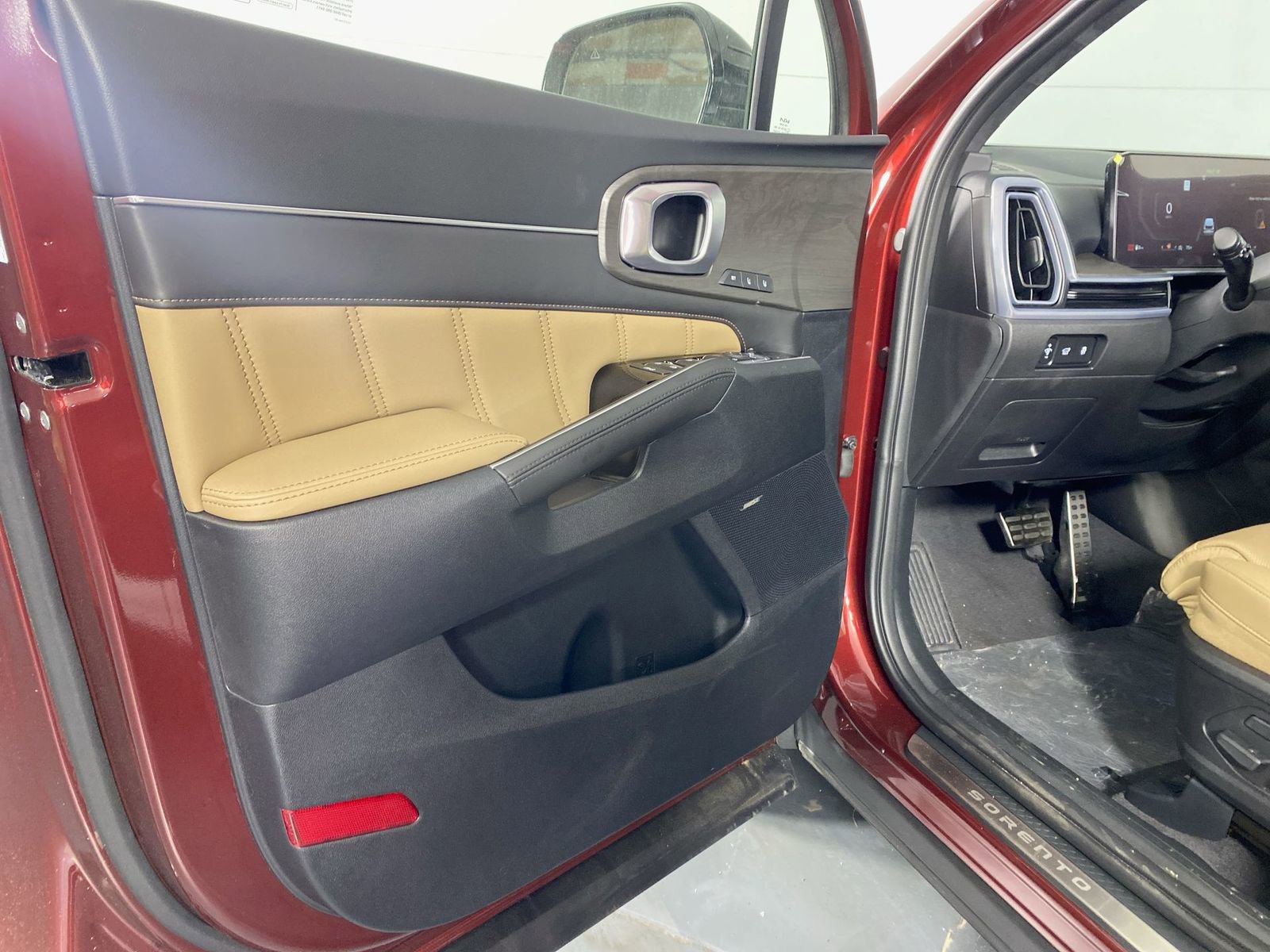 Used 2024 Kia Sorento SX Prestige w/ Olive Brown Leather Package image 23