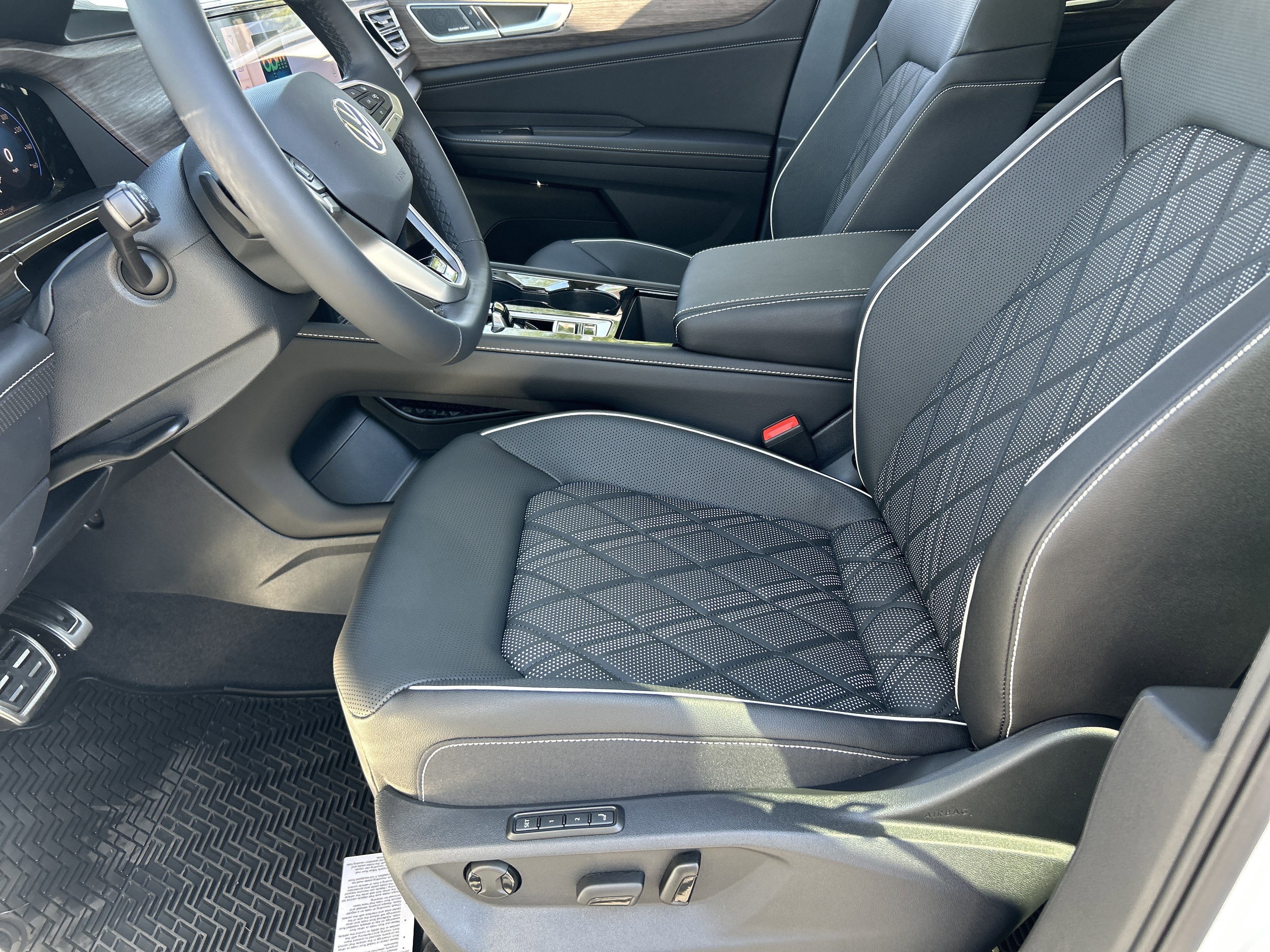 New 2026 Volkswagen Atlas SEL Premium R-Line image 17