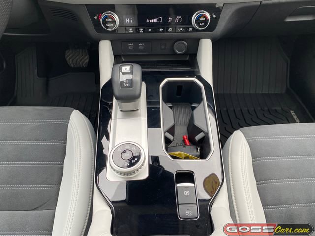 Used 2025 Mitsubishi Outlander SE image 14