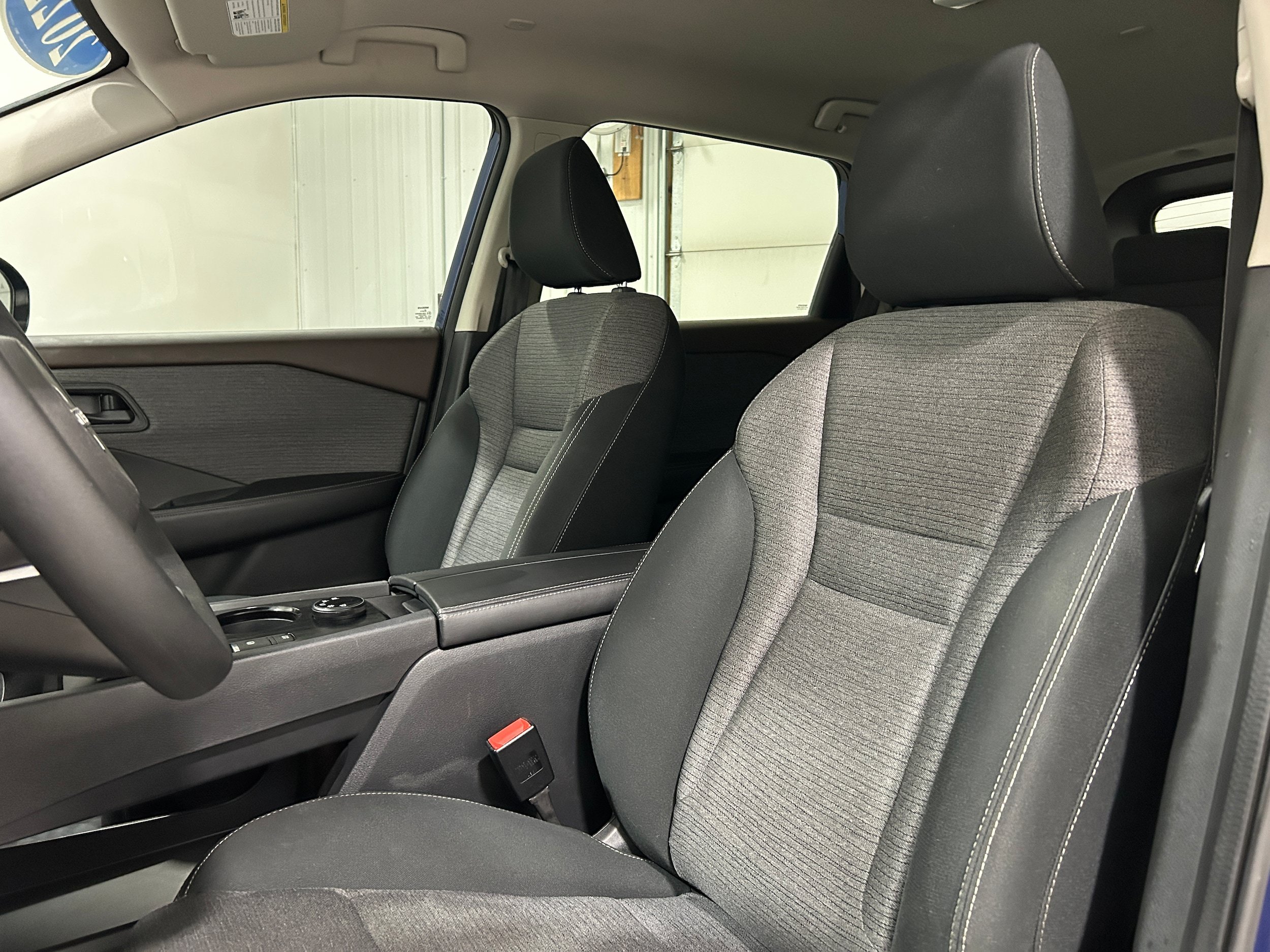 Used 2022 Nissan Rogue S AWD/4WD image 24