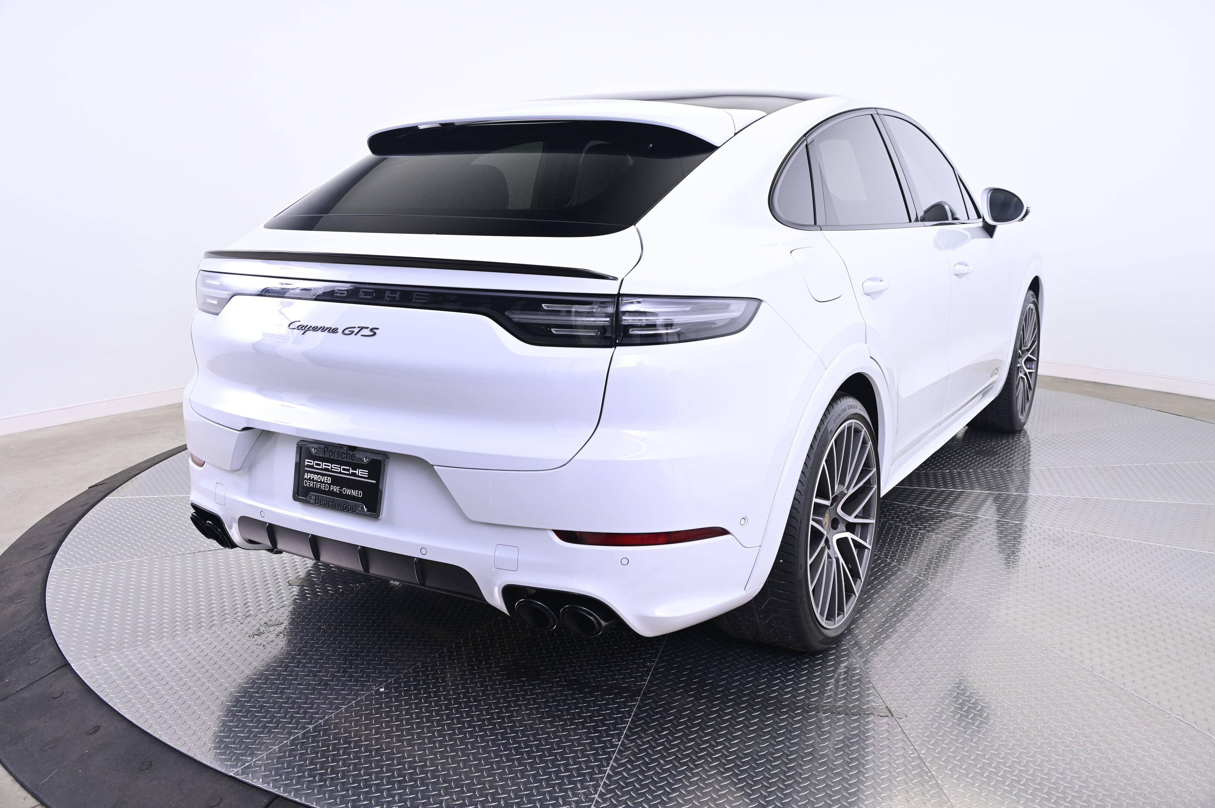 Used 2022 Porsche Cayenne GTS image 7