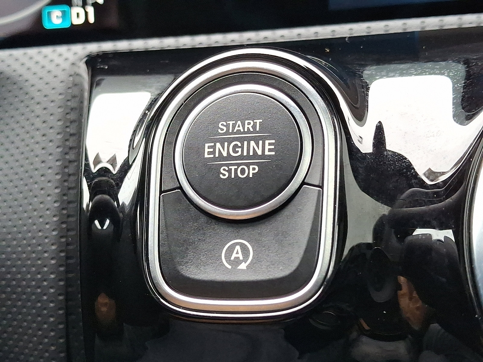 Certified 2025 Mercedes-Benz CLA 250 4MATIC image 25