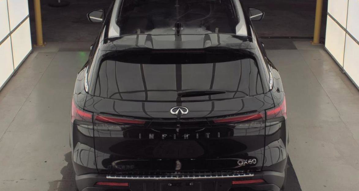 Certified 2023 INFINITI QX60 Luxe w/ Vision Package image 6