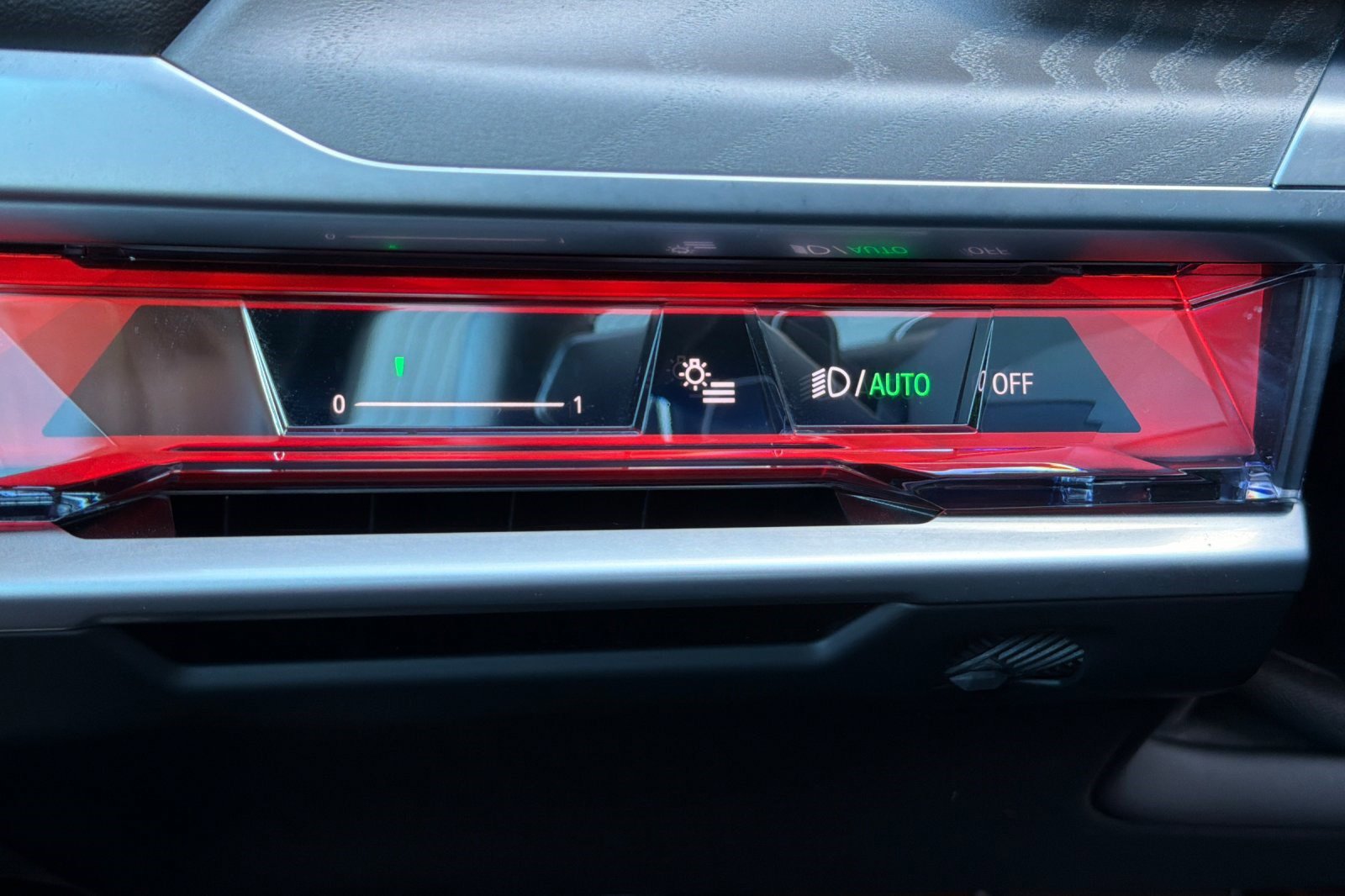 Certified 2023 BMW 740i image 37