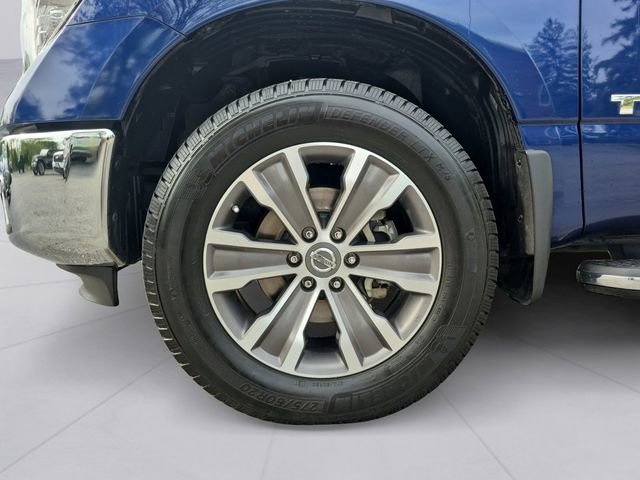 Used 2017 Nissan Titan SL image 9