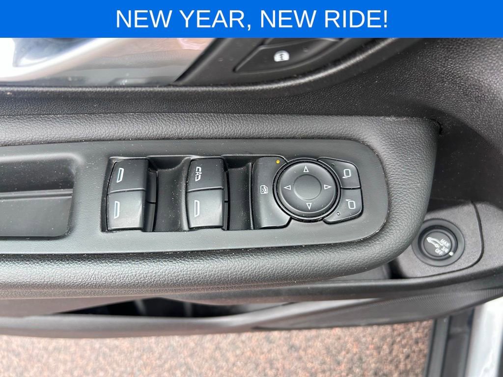 Used 2024 GMC Terrain SLT image 13