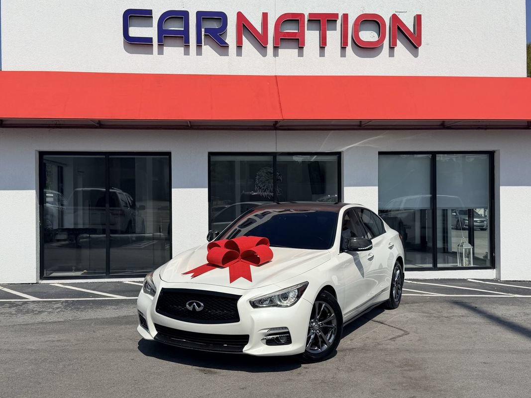Used 2017 INFINITI Q50 Signature Edition w/ All Weather Package (L93) AWD/4WD image 2