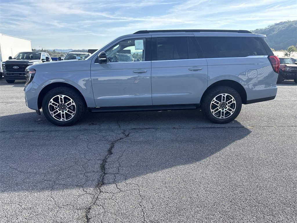 New 2025 Ford Expedition Max Active image 3