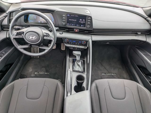 Used 2025 Hyundai Elantra Sport FWD image 13