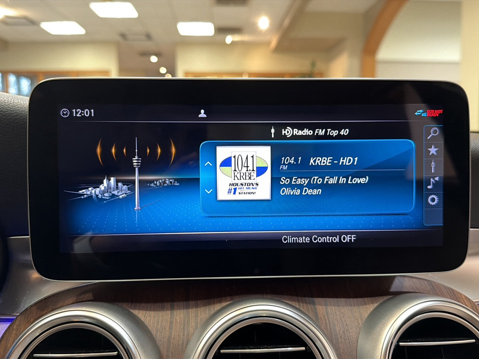 Used 2021 Mercedes-Benz C 300 4MATIC Sedan image 19