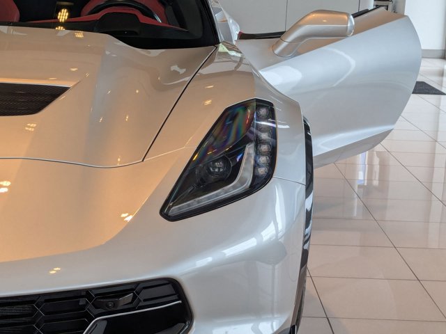 Used 2016 Chevrolet Corvette Z06 w/ 3LZ Preferred Equipment Group RWD image 9