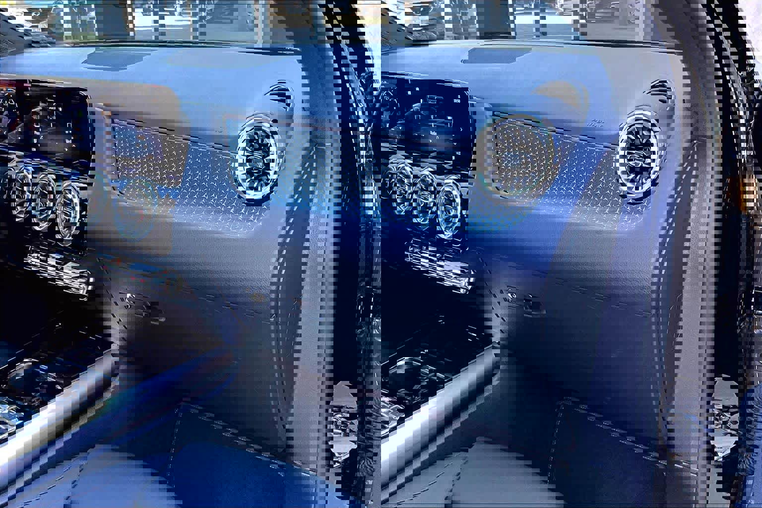 Used 2025 Mercedes-Benz GLA 250 image 18