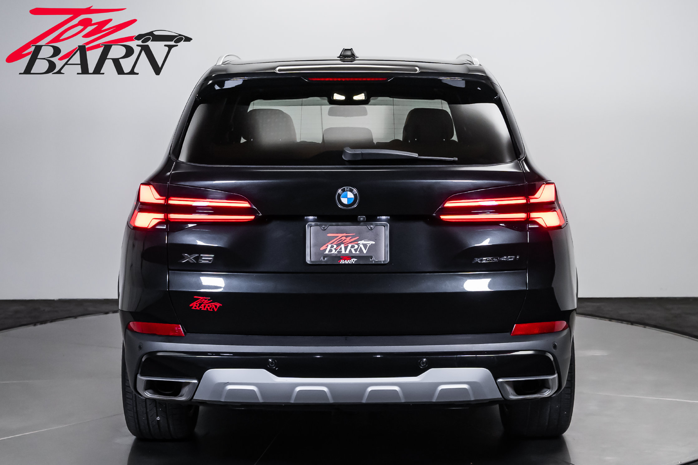 Used 2024 BMW X5 xDrive40i w/ Premium Package AWD/4WD image 4